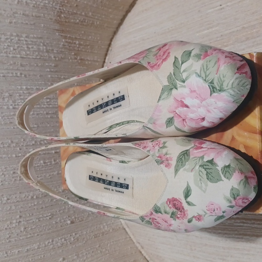 Women's flats